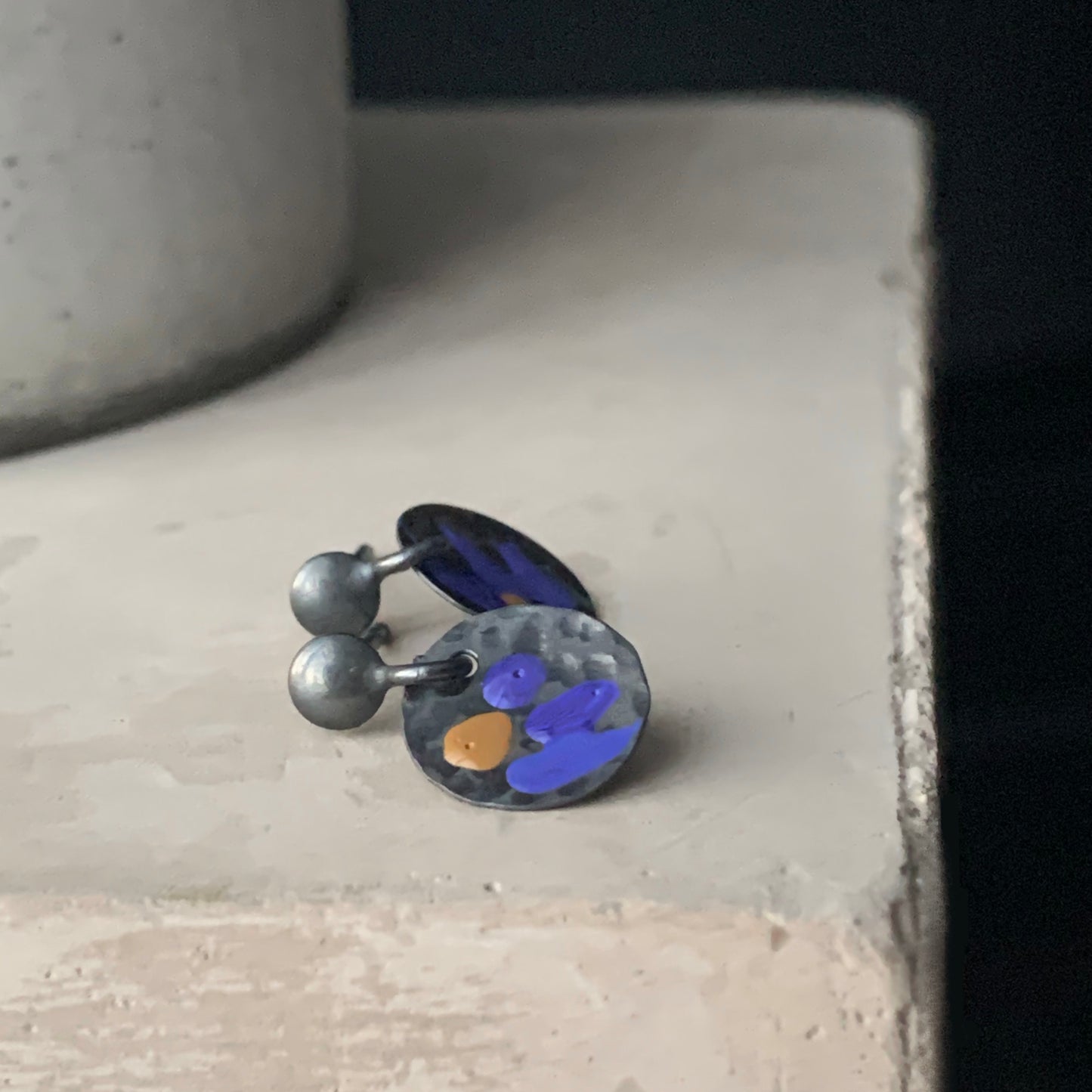 Pendientes de plata 'Mini Flores Silvestres - Violeta y Ocre'