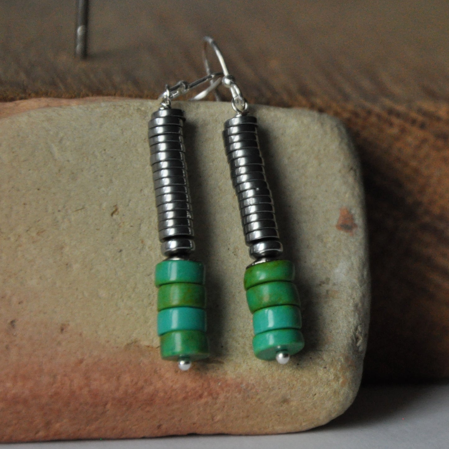 Modern silver earrings with rondelles of turquoise 'Long with Turquoise'