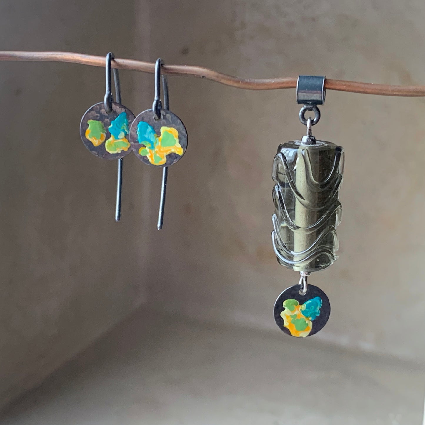 A jewellery set consisting of a glass and silver pendant & enameled silver earrings 'Field Flowers - Honey and Turquoise'