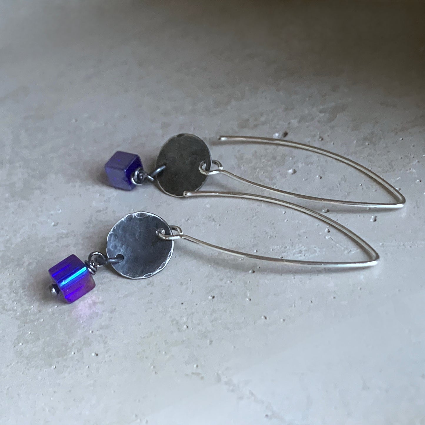 Silver earrings with glass cubes 'Sapphire Cube'