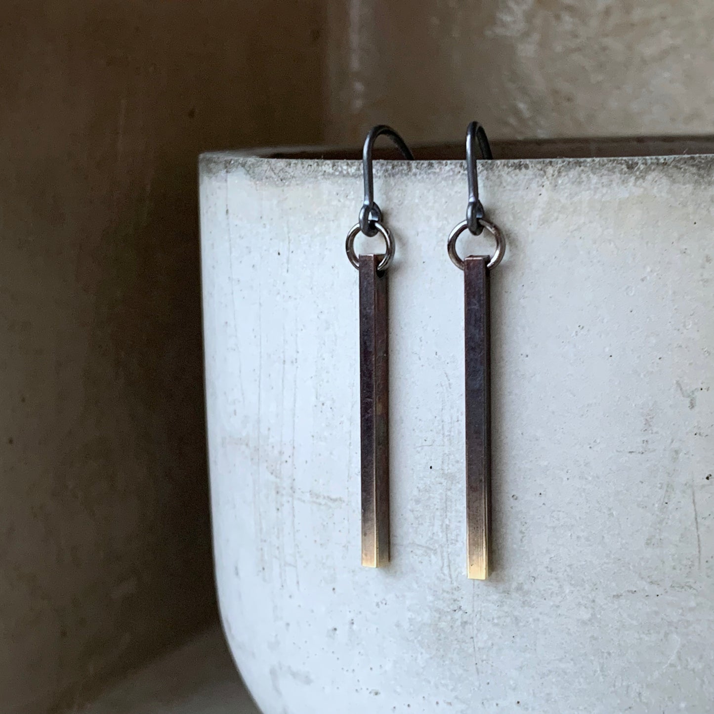 Geometric earrings in brass and silver 'Simple Brown&Gold'