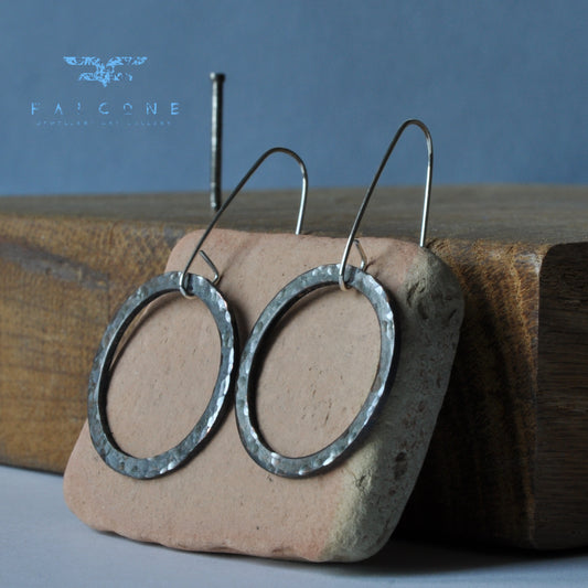 Artisanal earrings in copper and silver 'Rustic Large Circles'