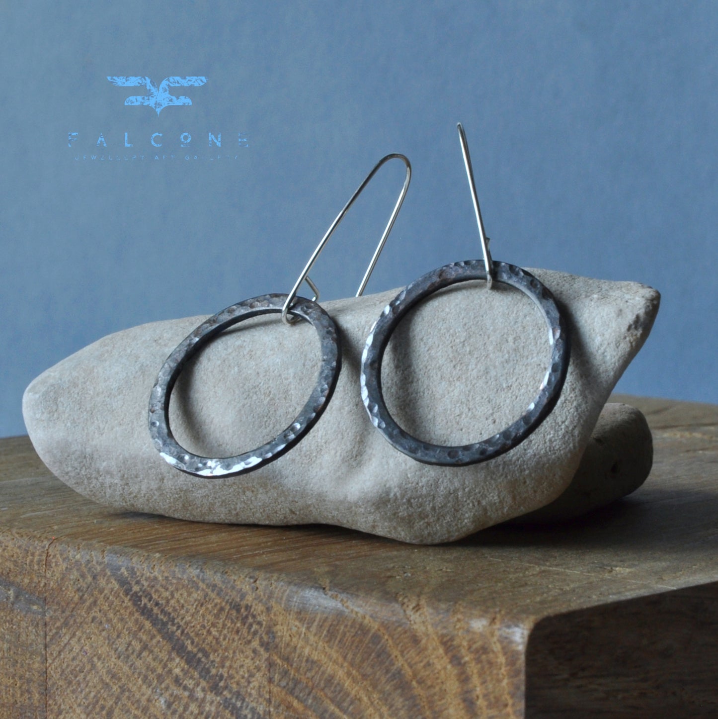 Artisanal earrings in copper and silver 'Rustic Large Circles'