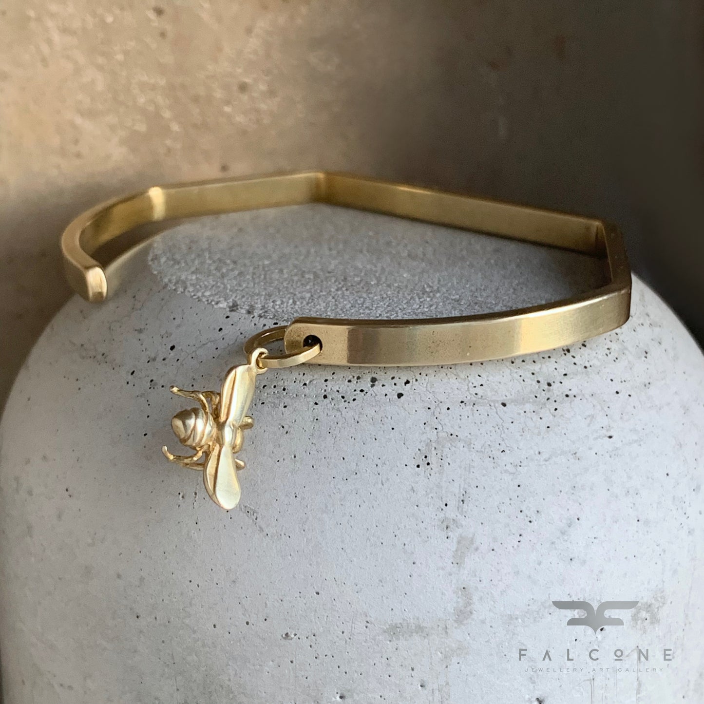 Modern Bracelet 'Honey' - Brass with Bee Charm