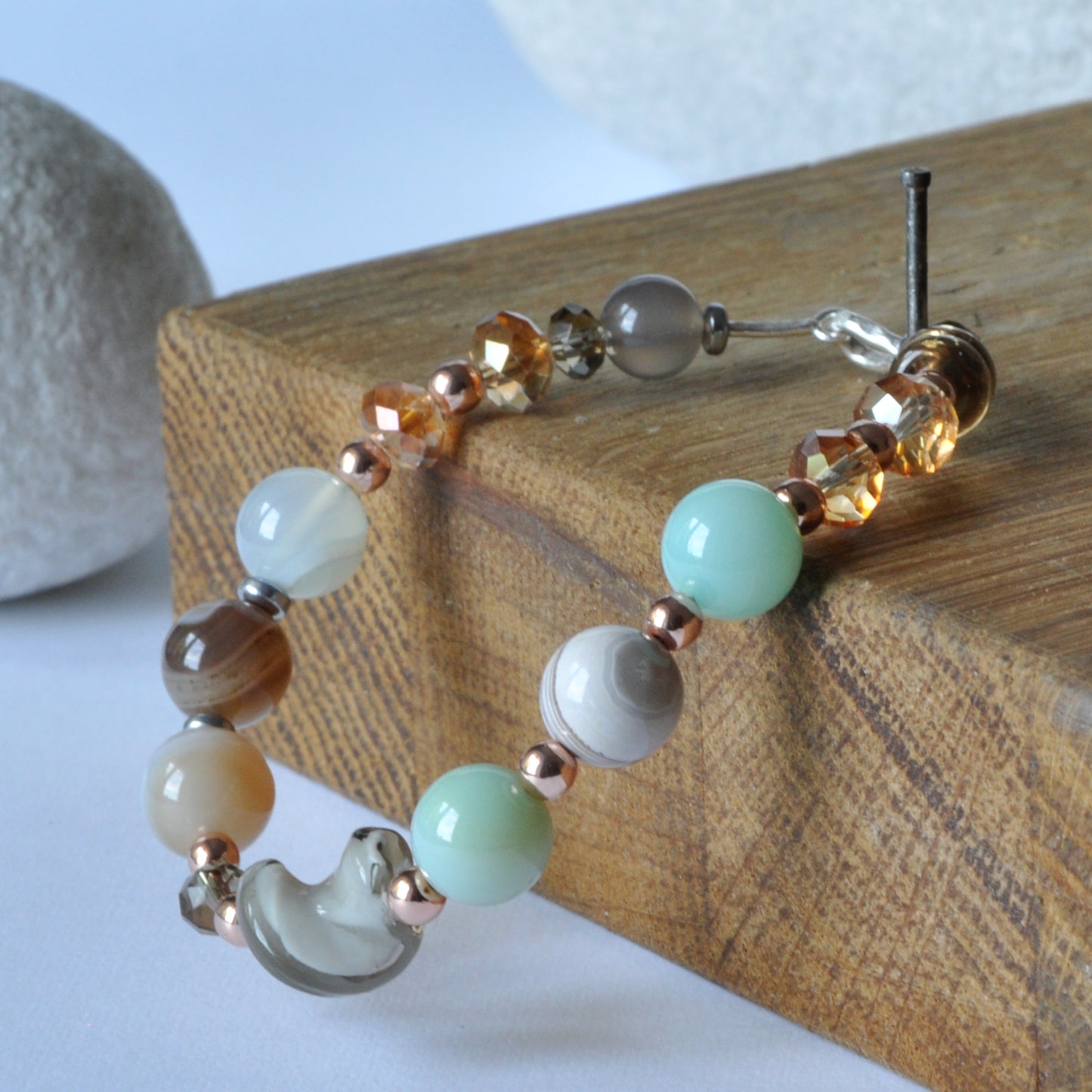 Elegant bracelet of silver, agates, smoky quartz and Venetian glass 'Capuccino'