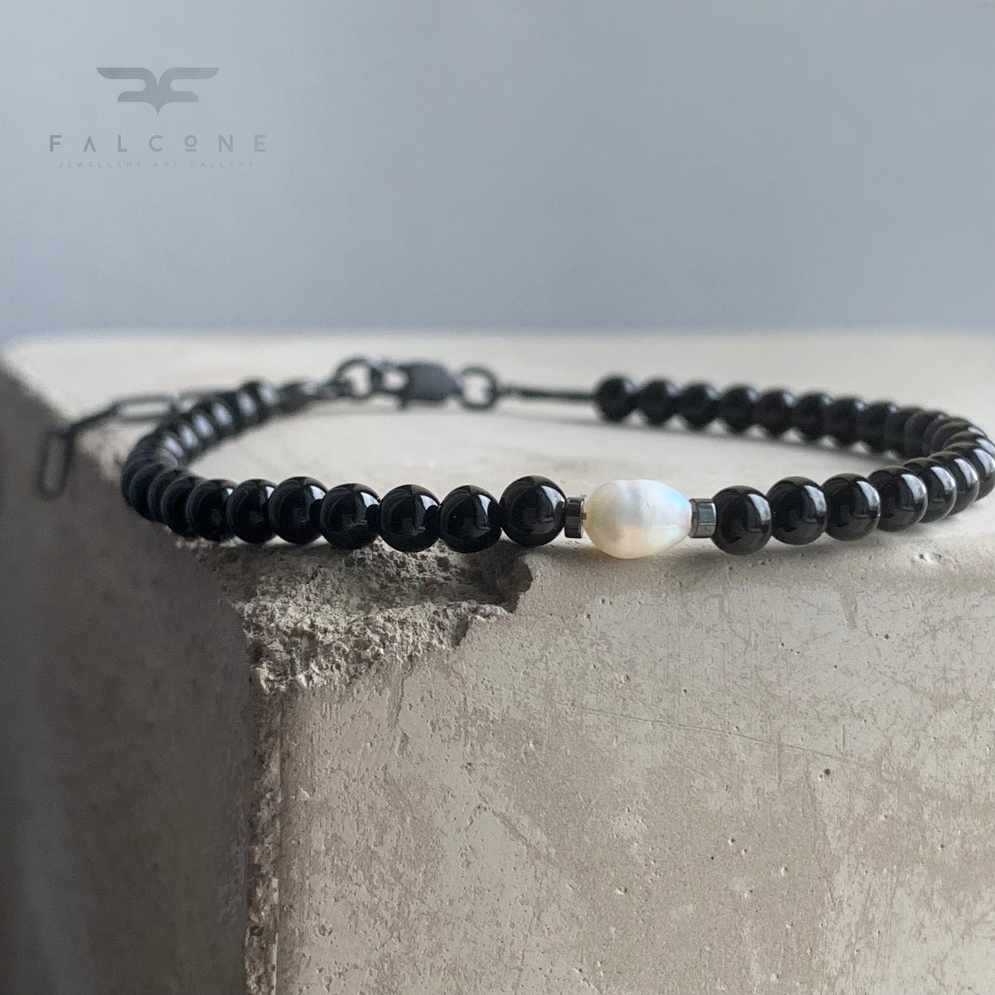 Bracelet with Onyx, Pearl and Silver 'White & Black – Onyx and Pearl'