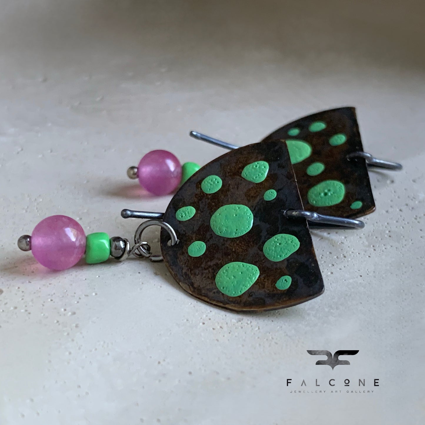 Earrings in brass, silver and jade 'Sweet Pea Pink'