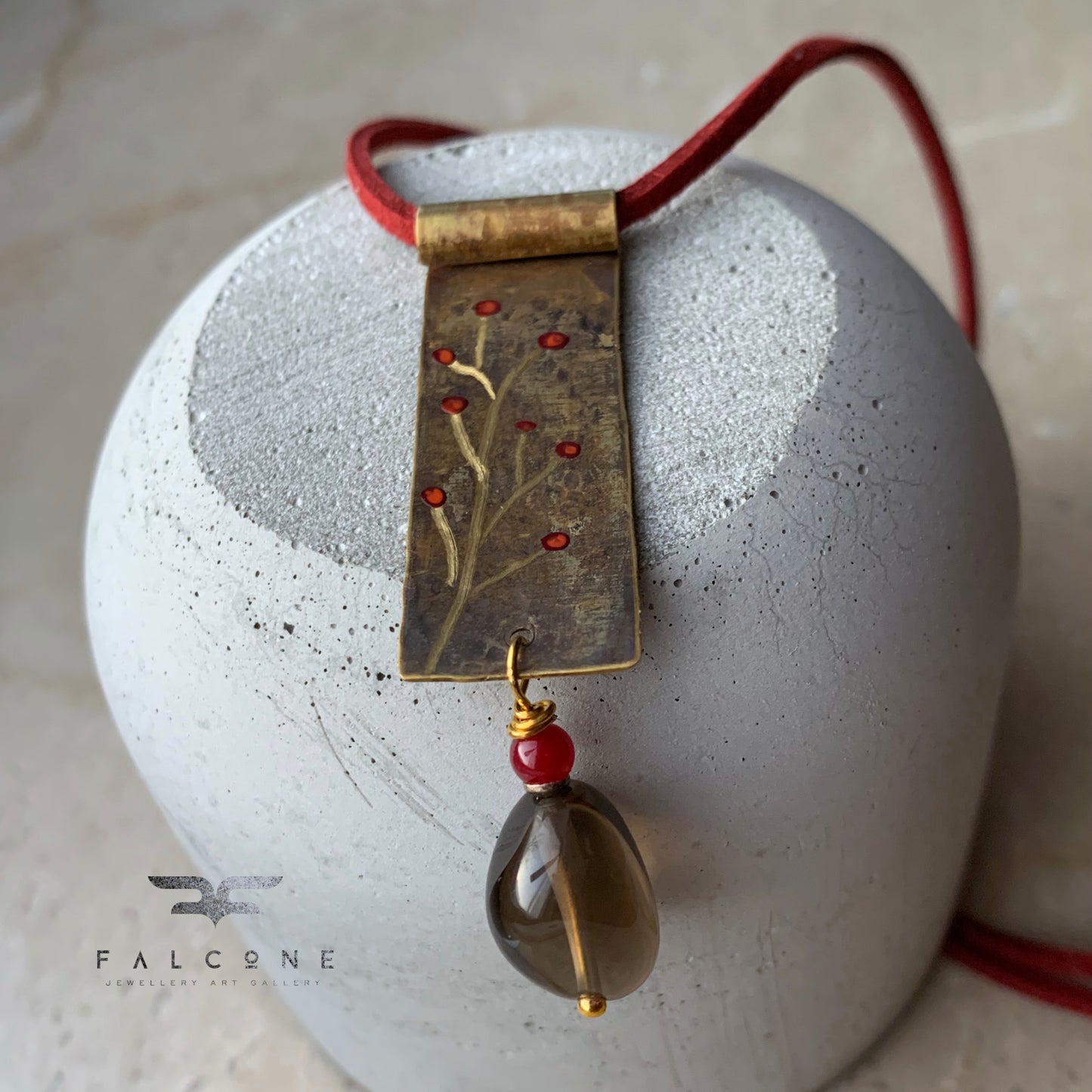 Brass necklace with a nugget of smoky quartz 'Berberis Fruit'