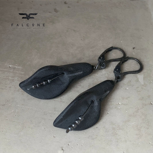 Silver earrings with carved Black Stone 'Black Callas'