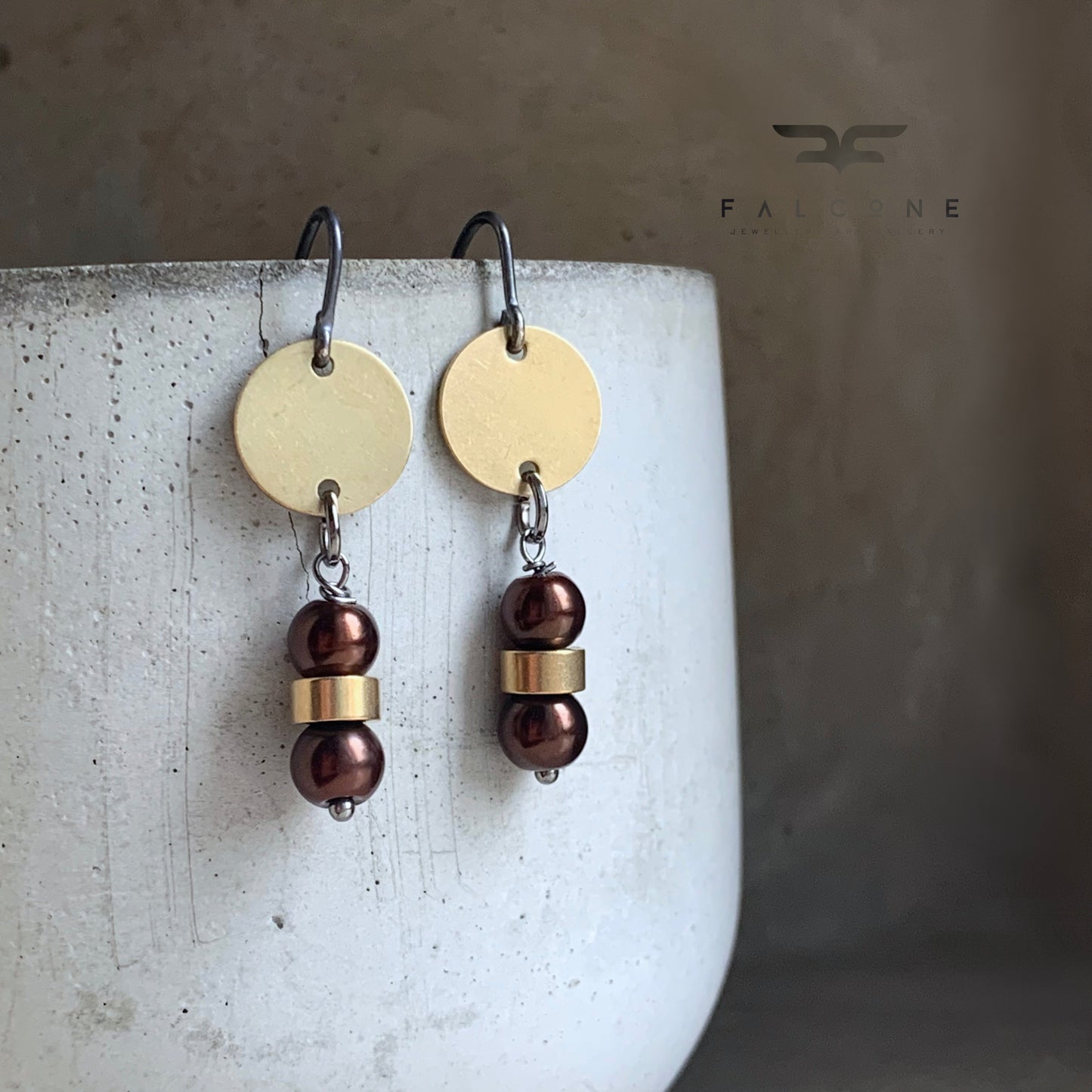 Earrings of brass, silver and glass pearls 'Cafe Mocca'