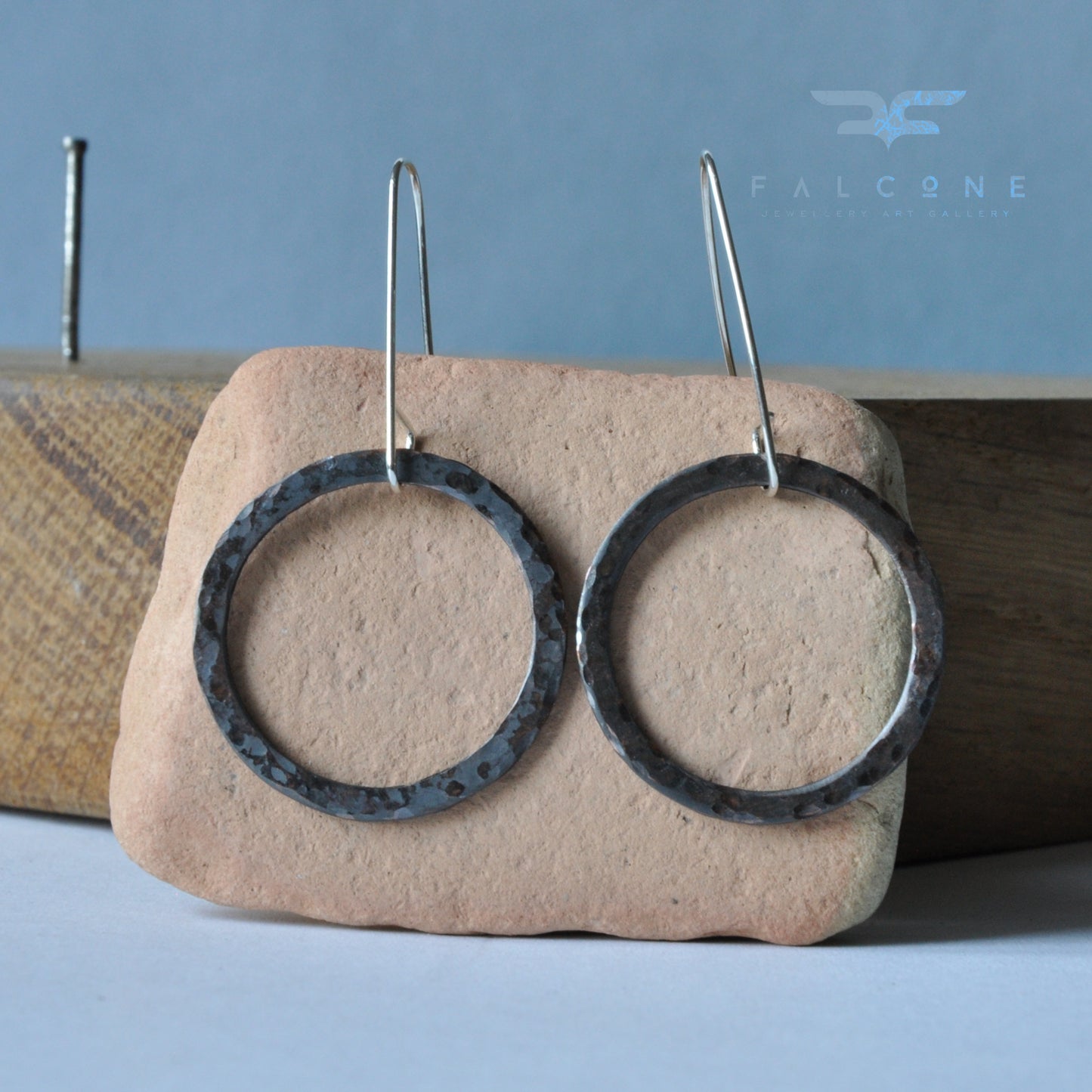 Artisanal earrings in copper and silver 'Rustic Large Circles'