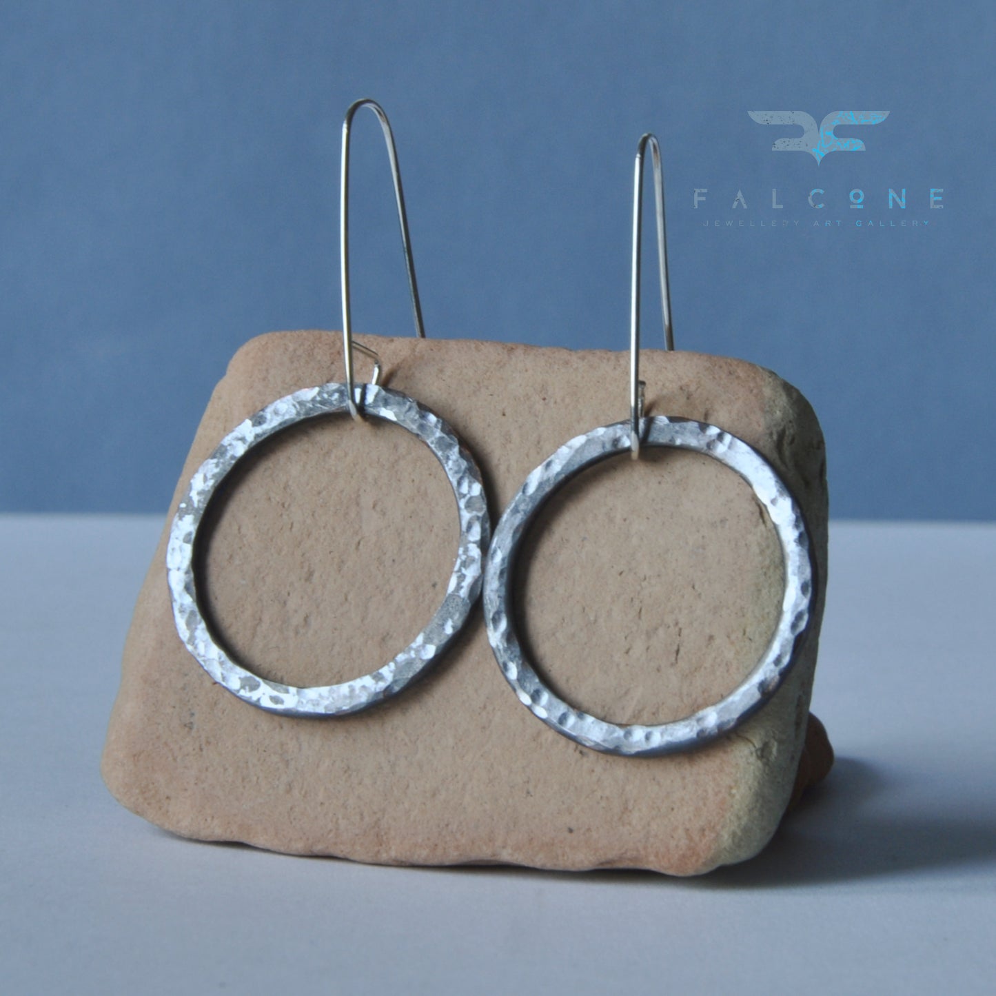 Artisanal earrings in copper and silver 'Rustic Large Circles'
