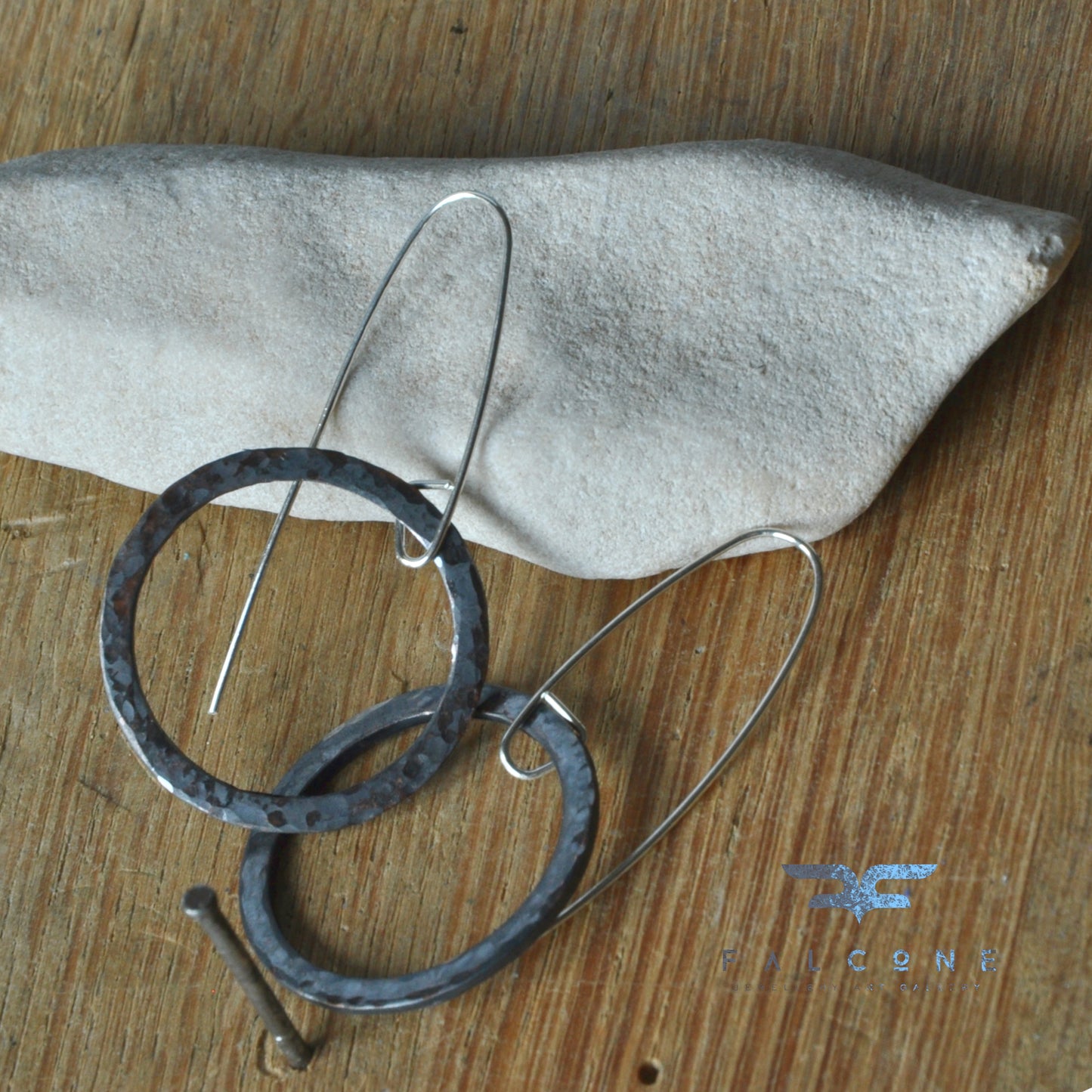 Artisanal earrings in copper and silver 'Rustic Large Circles'