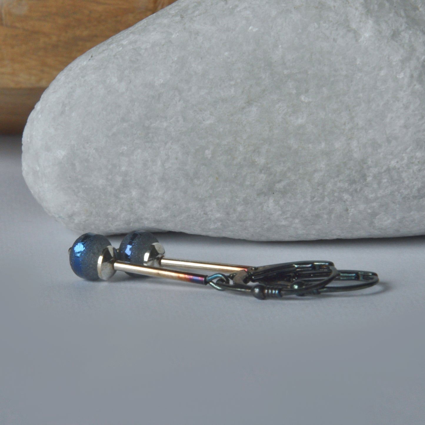 Silver earrings with rondelles of matted glass 'Blue Jeans'