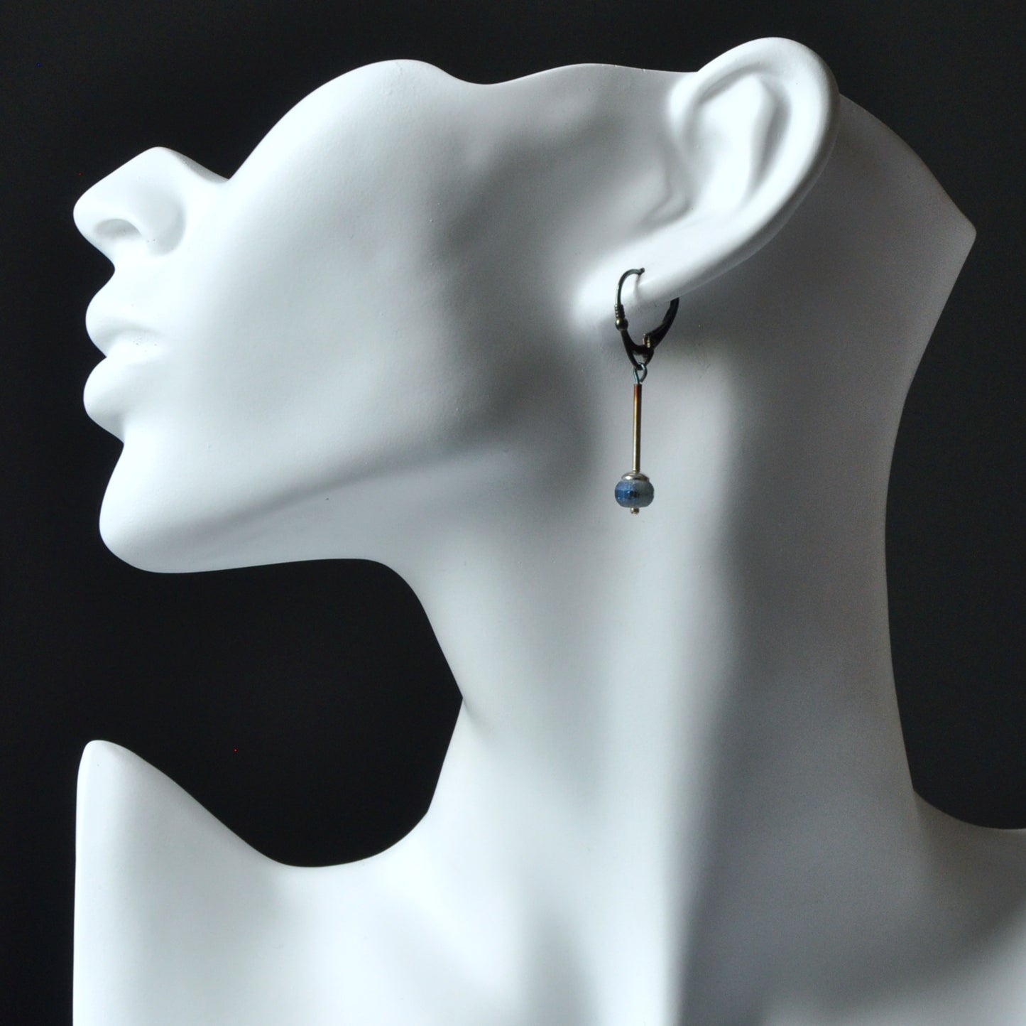Silver earrings with rondelles of matted glass 'Blue Jeans'