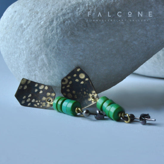 Stud earrings made of silver, brass and turquoise discs 'Turquoise and Brass'