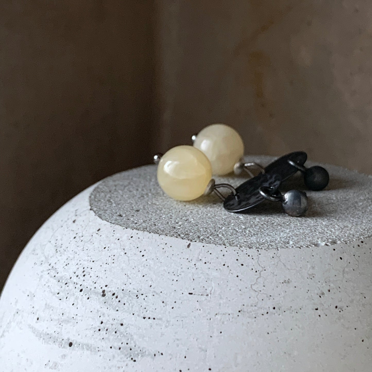 Silver stud earrings with yellow and white jade 'Cream Jade'