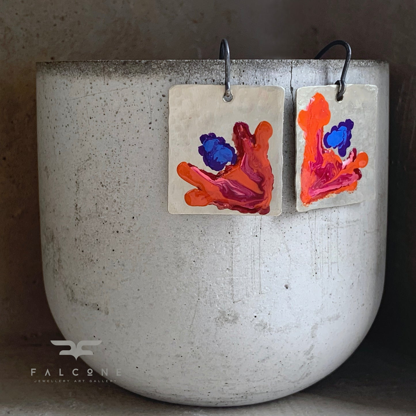 Pendientes hechos a mano de latón blanco 'Exotic Orange'