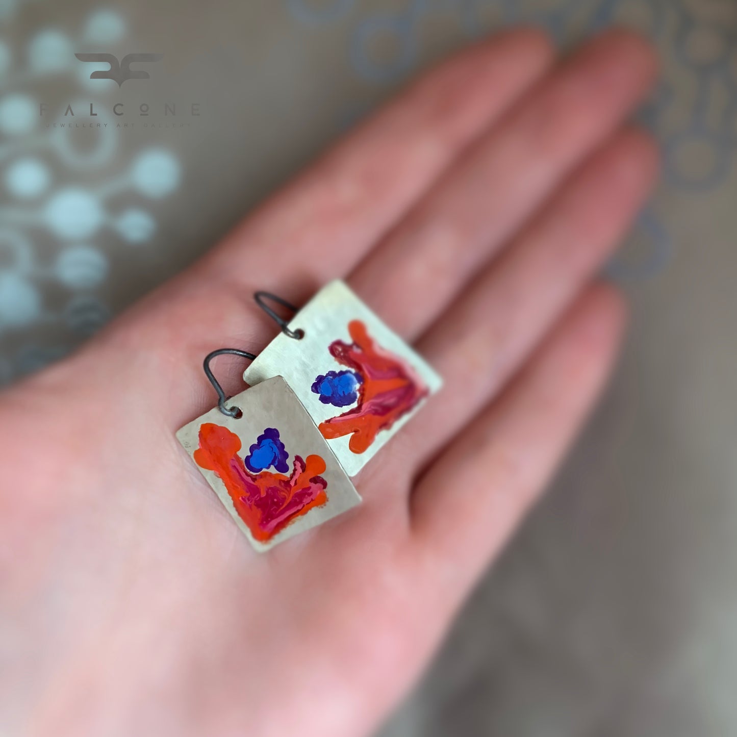Pendientes hechos a mano de latón blanco 'Exotic Orange'