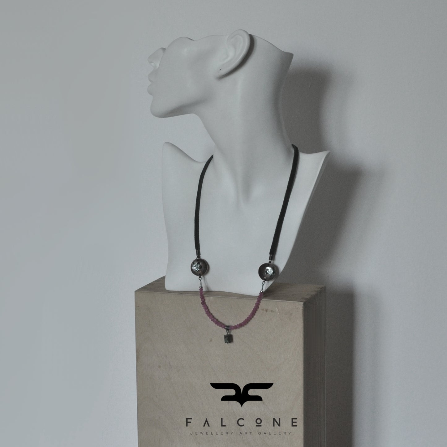 Necklace made of jade and with copper elements and a nugget of natural turquoise 'Green Flowers in the Orchid Garden'