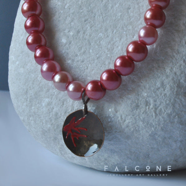 Long necklace of glass pearls with enameled brass pendant 'Coral'