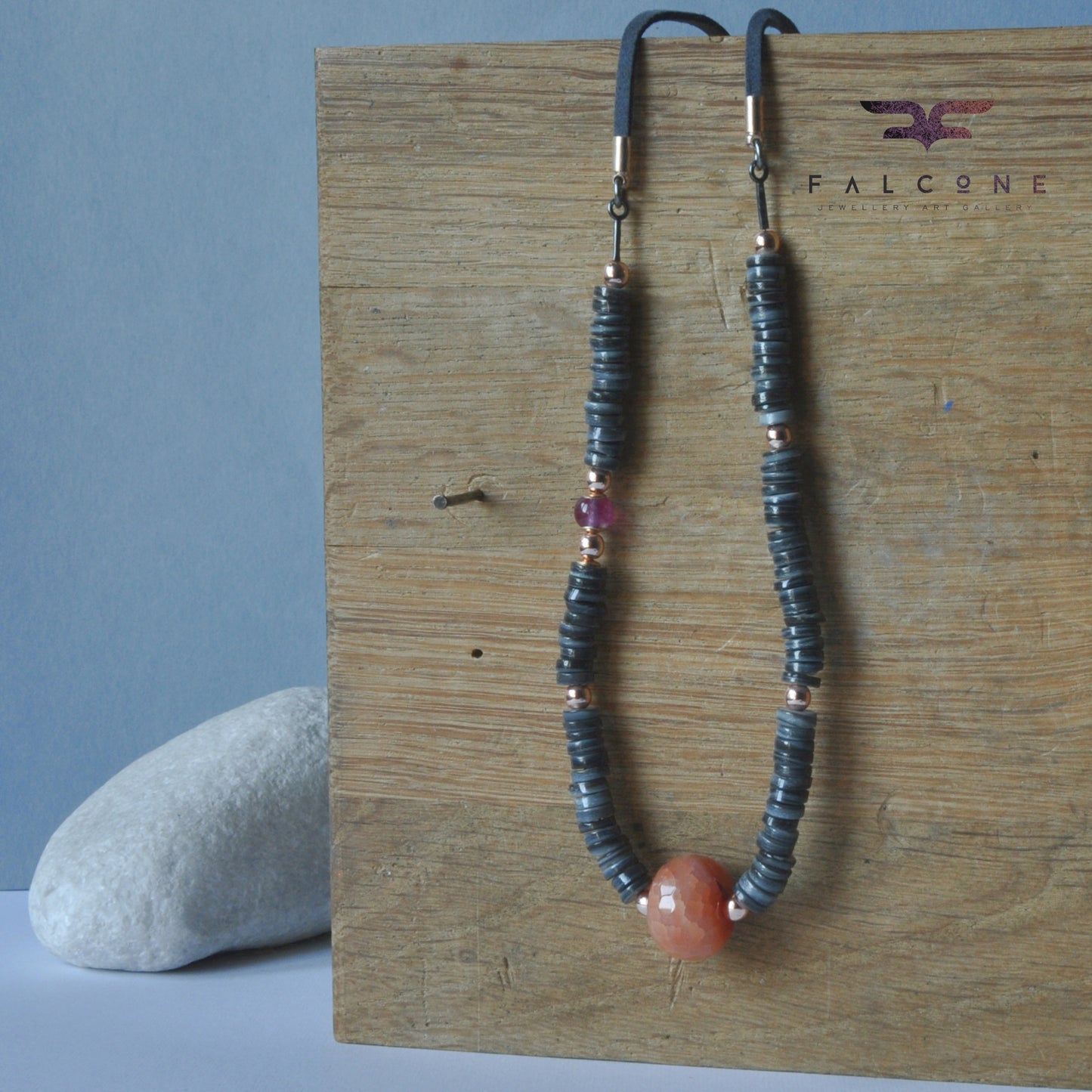 Necklace with gray shell, agate ball and rose gold plated hematites 'Gray Shell with Agates'