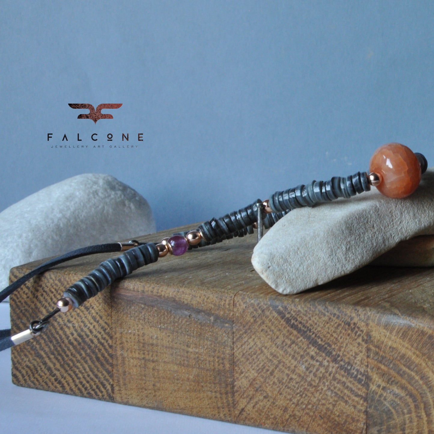 Necklace with gray shell, agate ball and rose gold plated hematites 'Gray Shell with Agates'