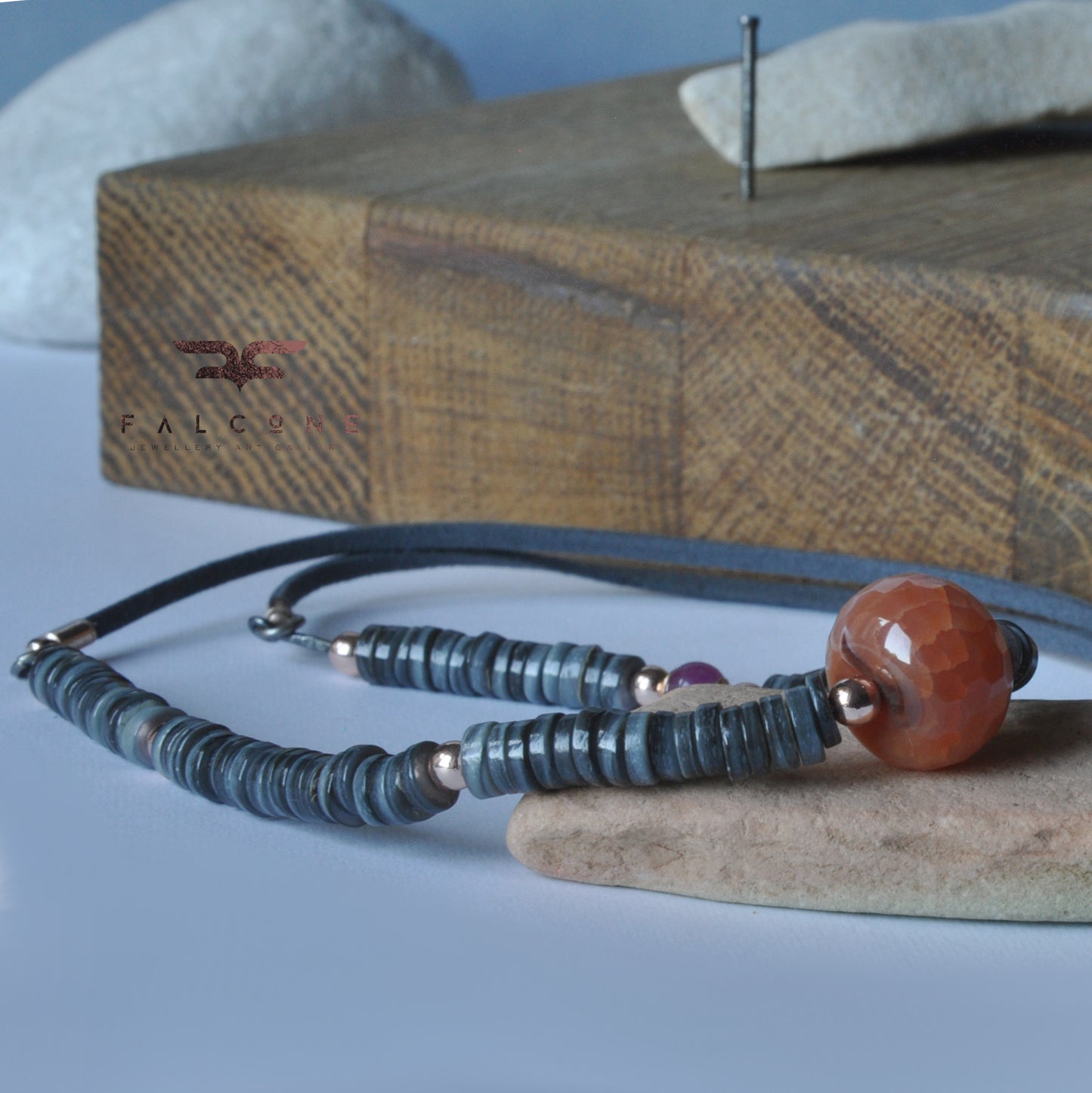 Necklace with gray shell, agate ball and rose gold plated hematites 'Gray Shell with Agates'