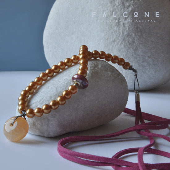 Glass pearl necklace with agate 'In Ruby Robe'