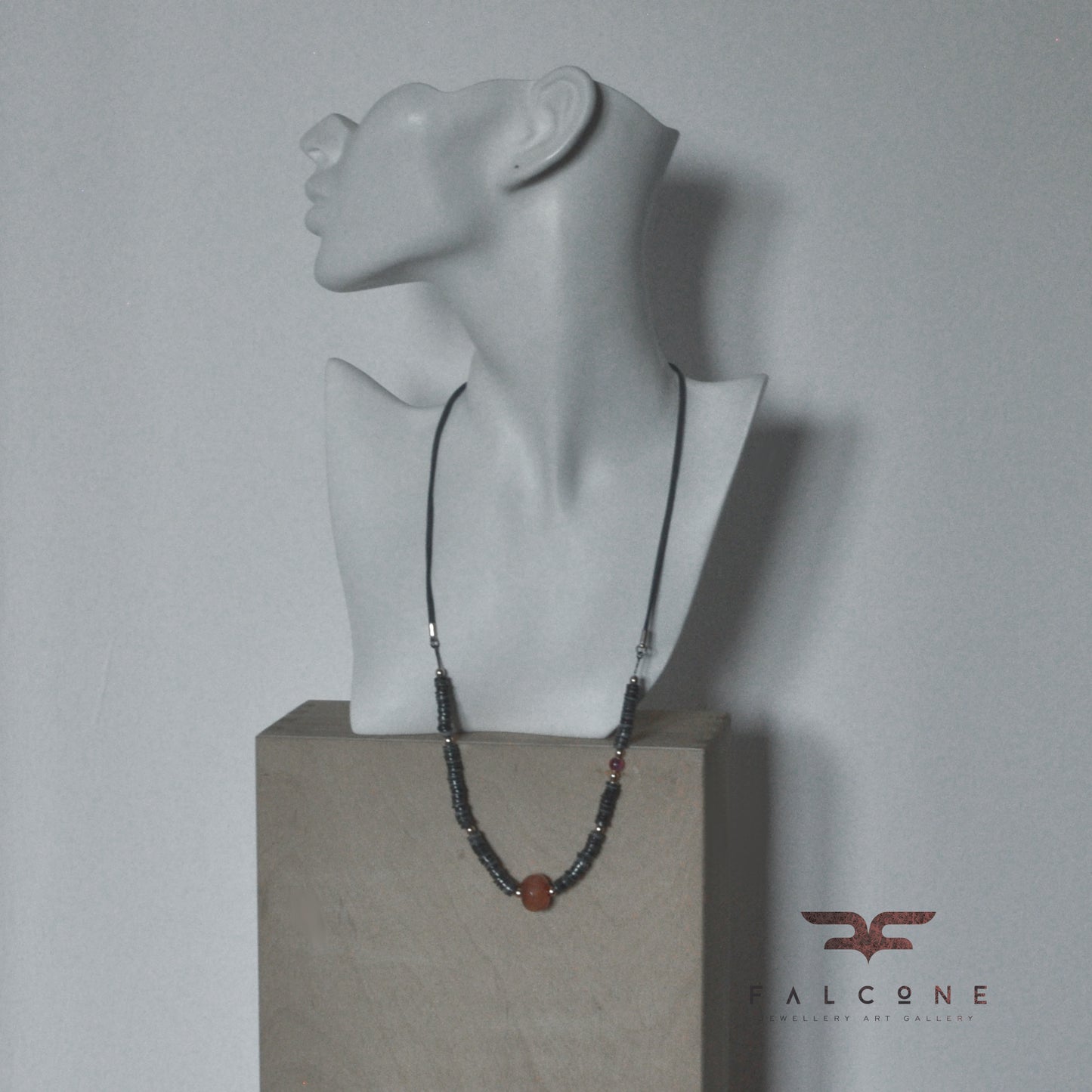 Necklace with gray shell, agate ball and rose gold plated hematites 'Gray Shell with Agates'
