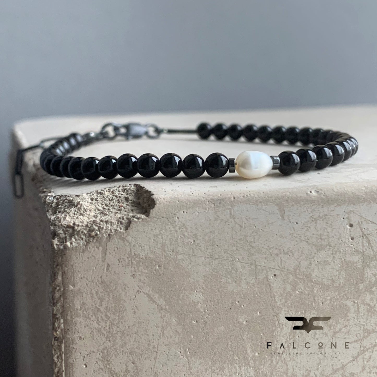 Bracelet with Onyx, Pearl and Silver 'White & Black – Onyx and Pearl'