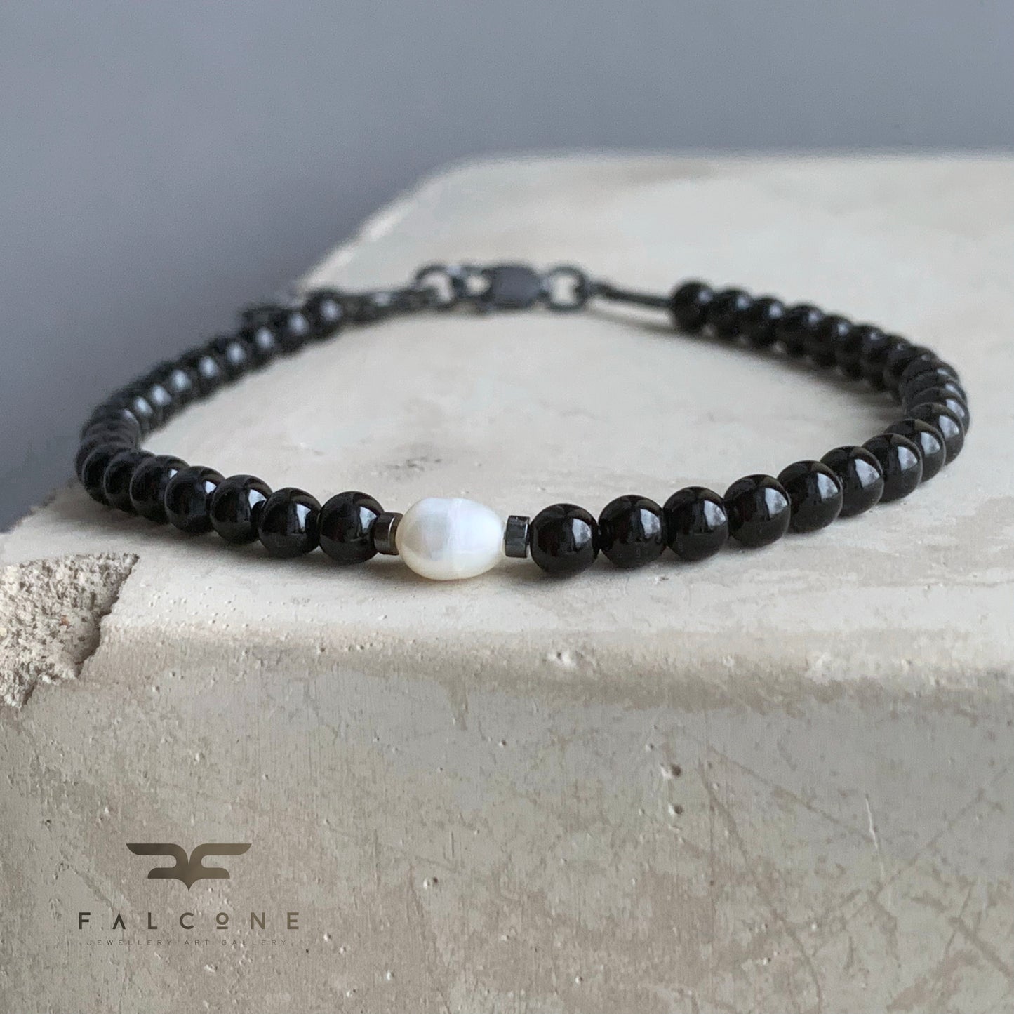 Bracelet with Onyx, Pearl and Silver 'White & Black – Onyx and Pearl'