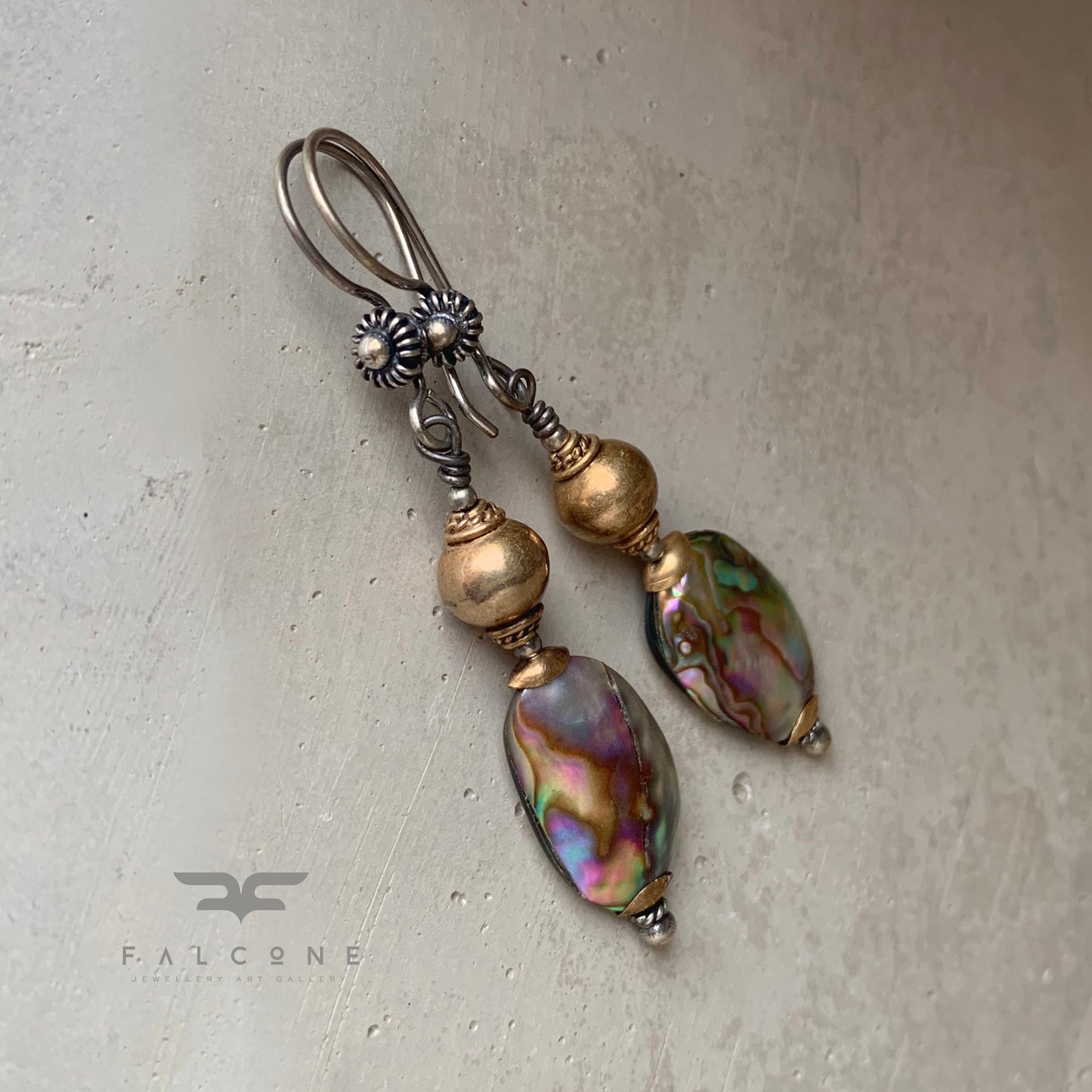 Earrings in silver and abalone pearls in gold and silver with rainbow glow 'Retro with Abalone Pearls'