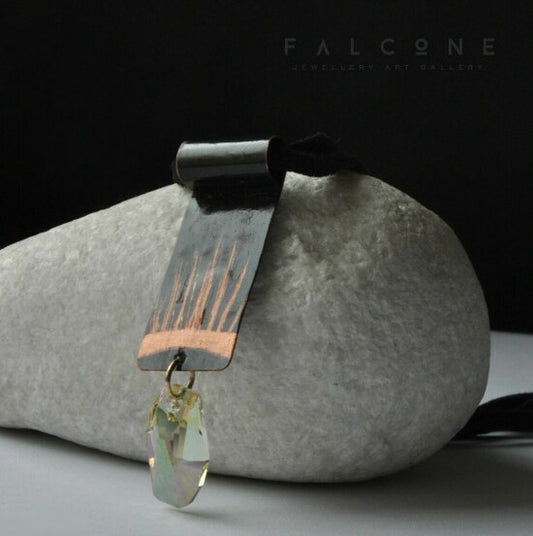 Necklace with hammered and engraved copper pendant and with Swarovski crystal 'Sun Ray'