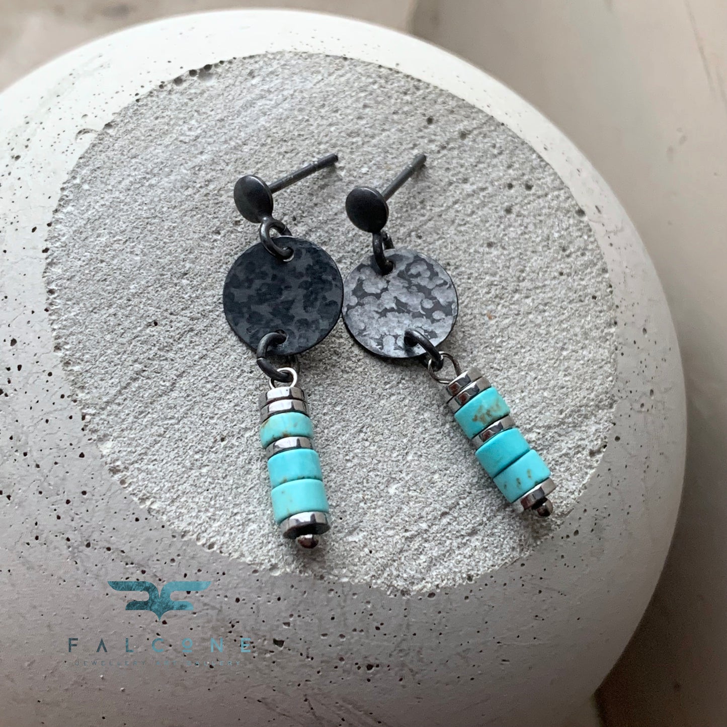 Pendientes de plata de primera ley con howlita turquesa ‘Una Porción del Cielo’