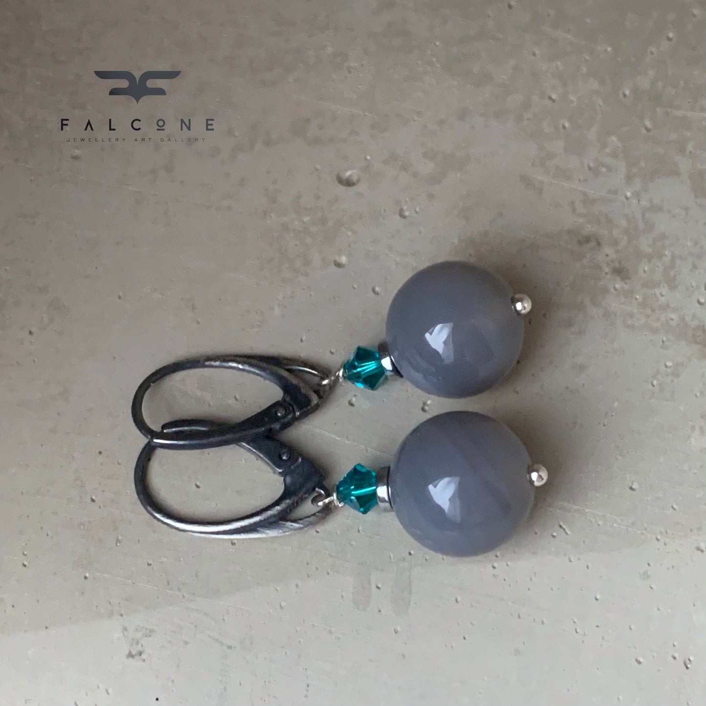 Silver earrings with agates and Swarovski crystals 'Green-Eyed Cats'