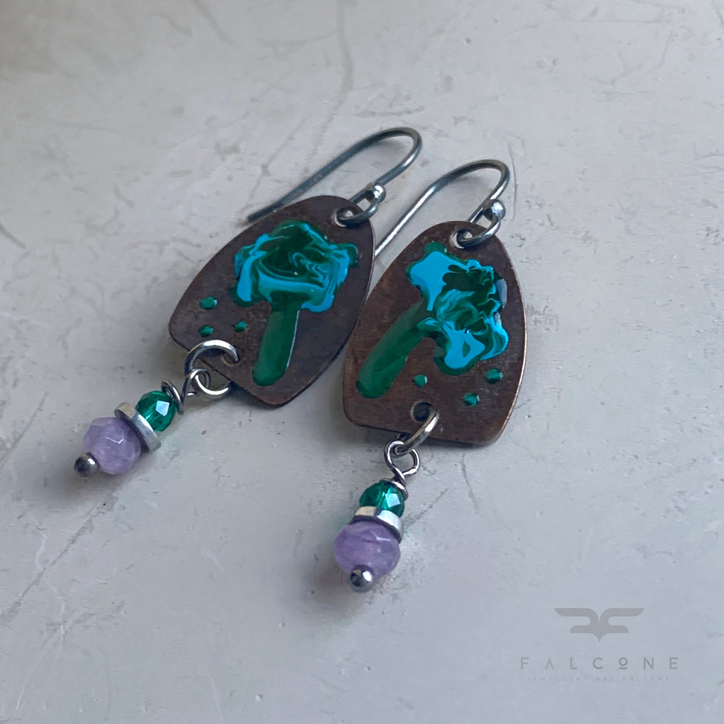 Pendientes de latón, plata y jade 'Flores silvestres. Turquesa y violeta claro'