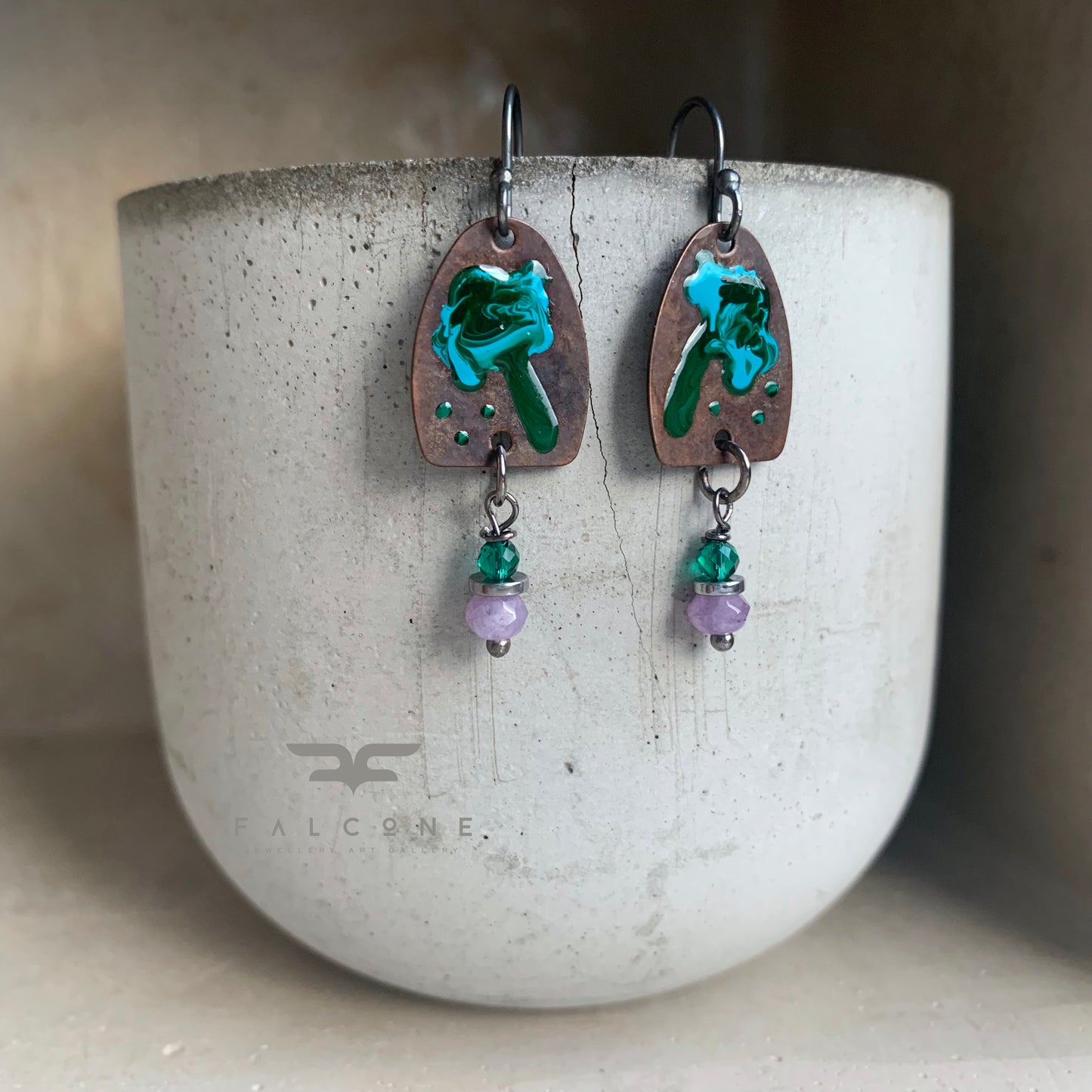 Pendientes de latón, plata y jade 'Flores silvestres. Turquesa y violeta claro'