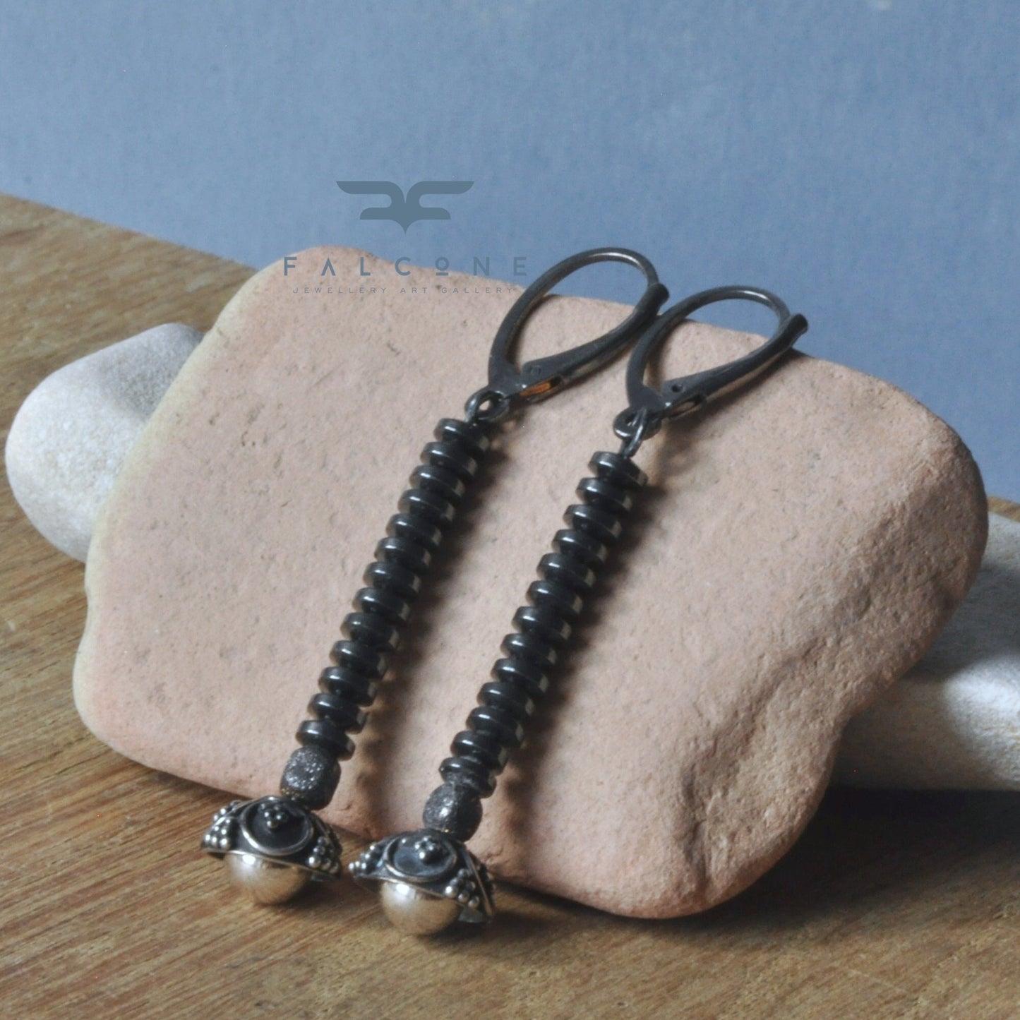 Pendientes artesanales de plata con hematites 'Black Silver Flower'