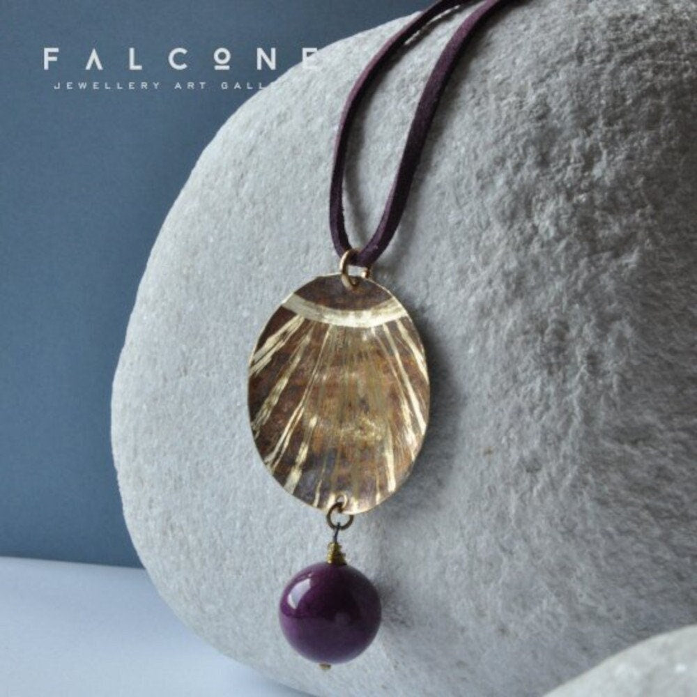 Necklace with marble ball & engraved brass pendant, patinated to a warm bronze color 'Chocolate plum'