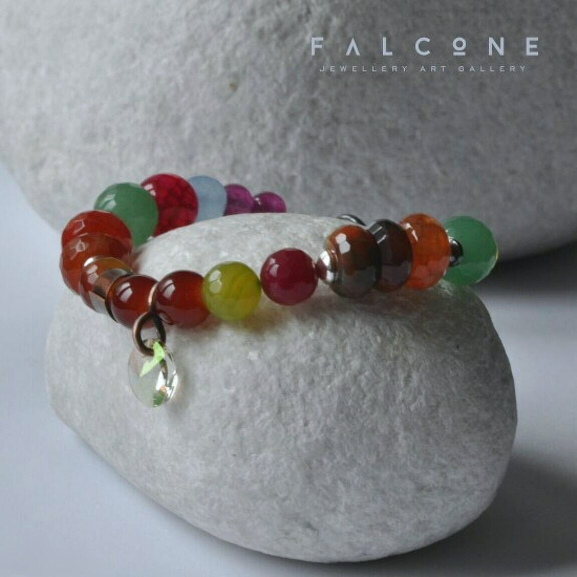Pulsera de cobre hecha a mano con piedras preciosas y cristal de Swarovski 'Miel, Frambuesas y Nomeolvides'