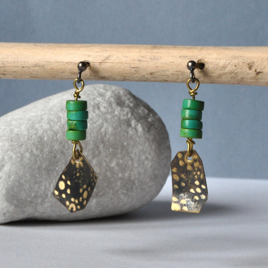 Stud earrings made of silver, brass and turquoise discs 'Turquoise and Brass'