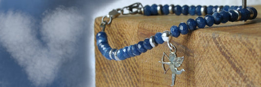 Shades of Romanticism - from fiery lava to Cupid’s stolen arrows. What does jewellery hide in the symbolism of love?