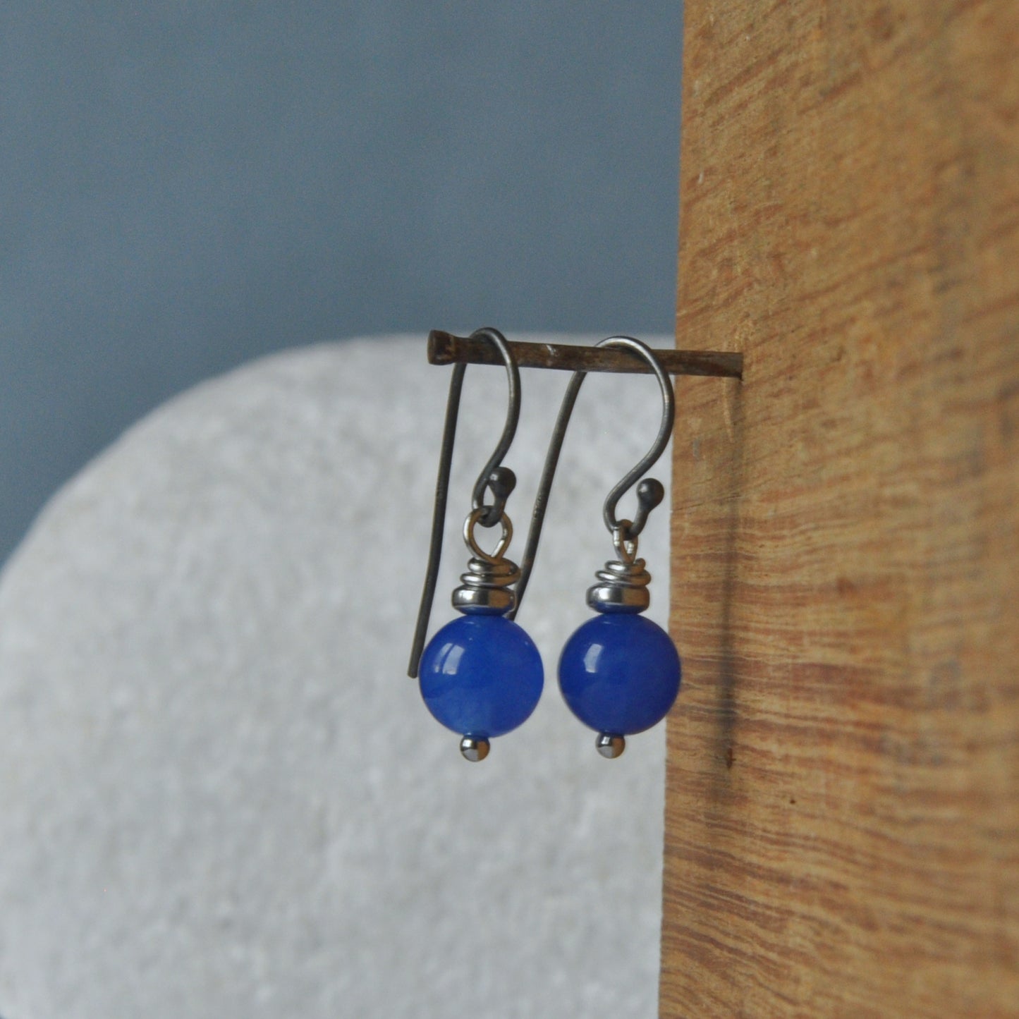 Minimalist handmade silver dangling earrings with agate 'Sky over Paris'