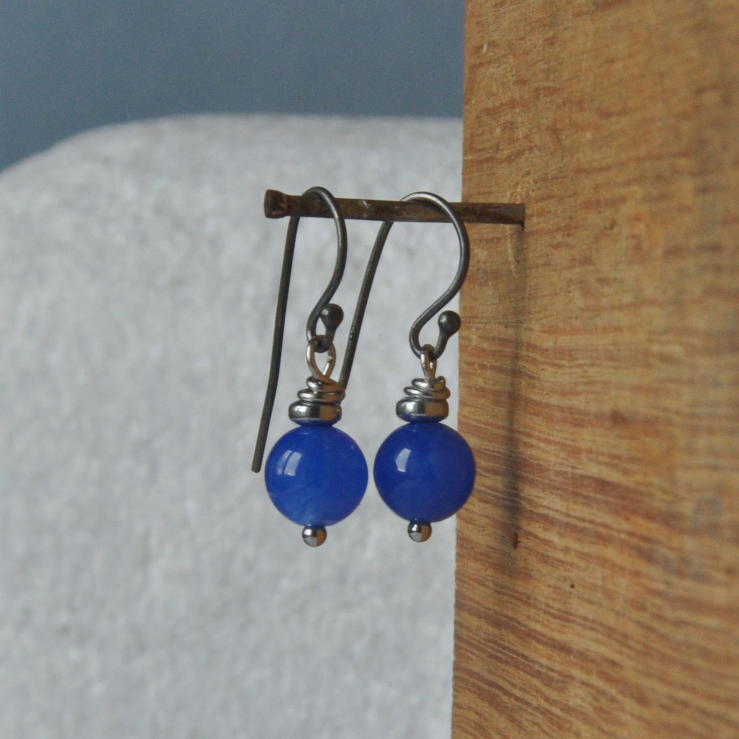 Minimalist handmade silver dangling earrings with agate 'Sky over Paris'