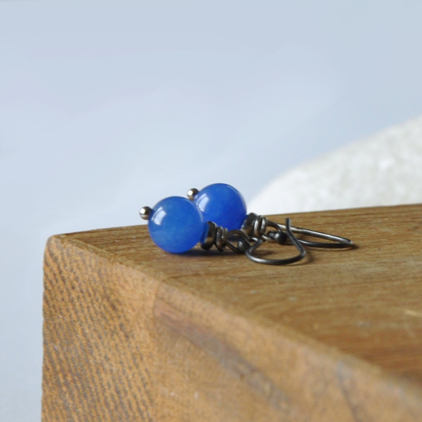 Minimalist handmade silver dangling earrings with agate 'Sky over Paris'