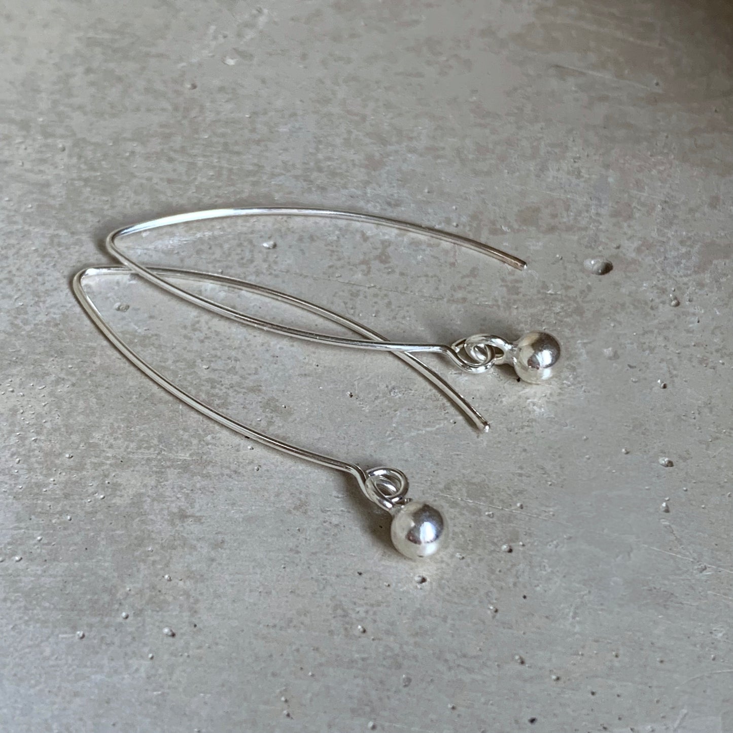 Minimalist Silver Earrings 'Silver Glow - Small Beads'