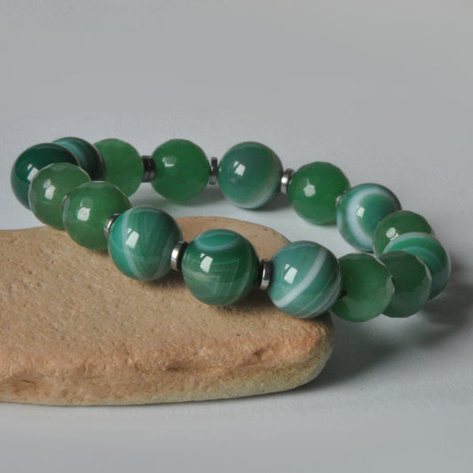 Bracelet on a rubber band - with agates and jade 'Chameleon in the Jungle'