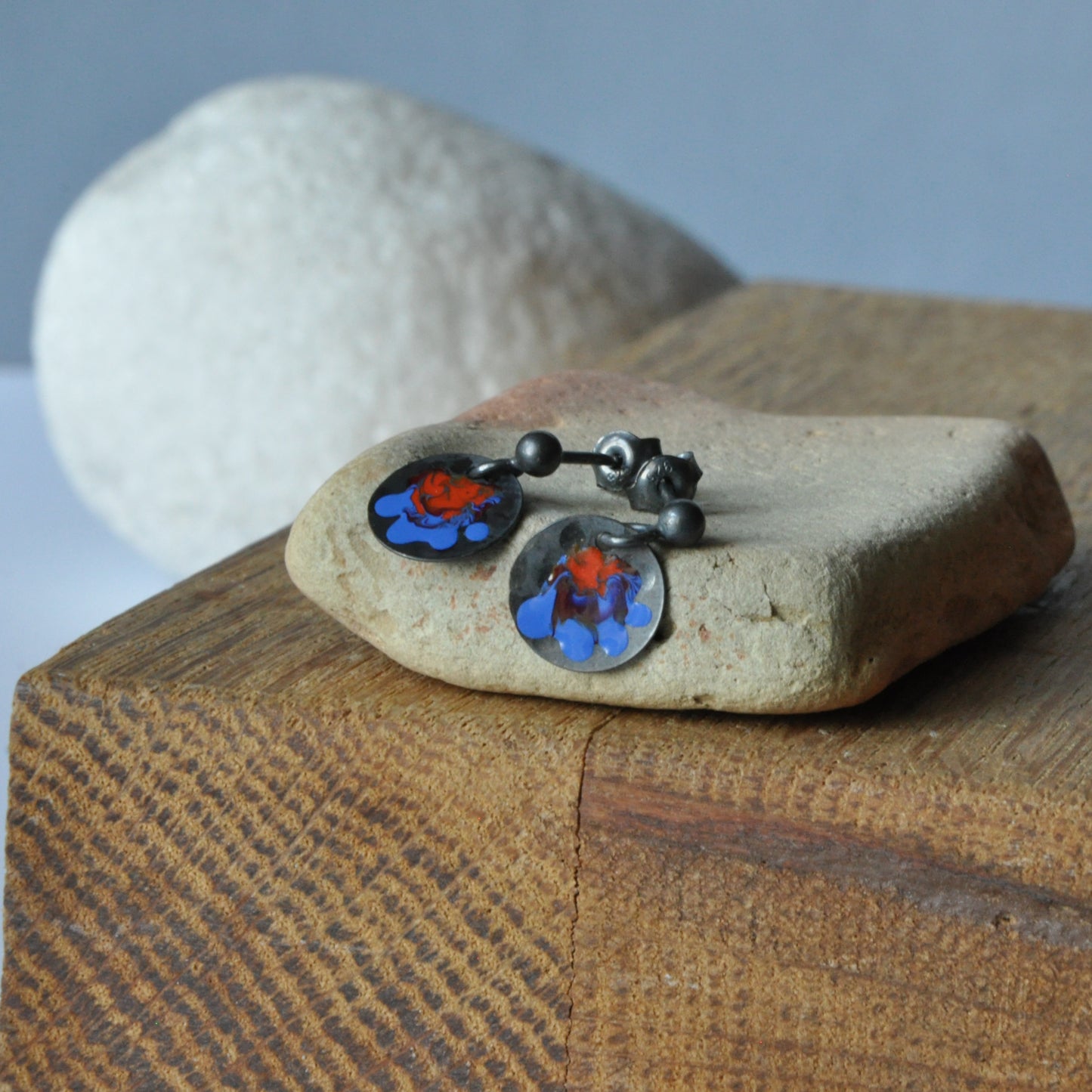 Silver and enamel stud earrings 'Folk Flower Mini - Blue & Red'