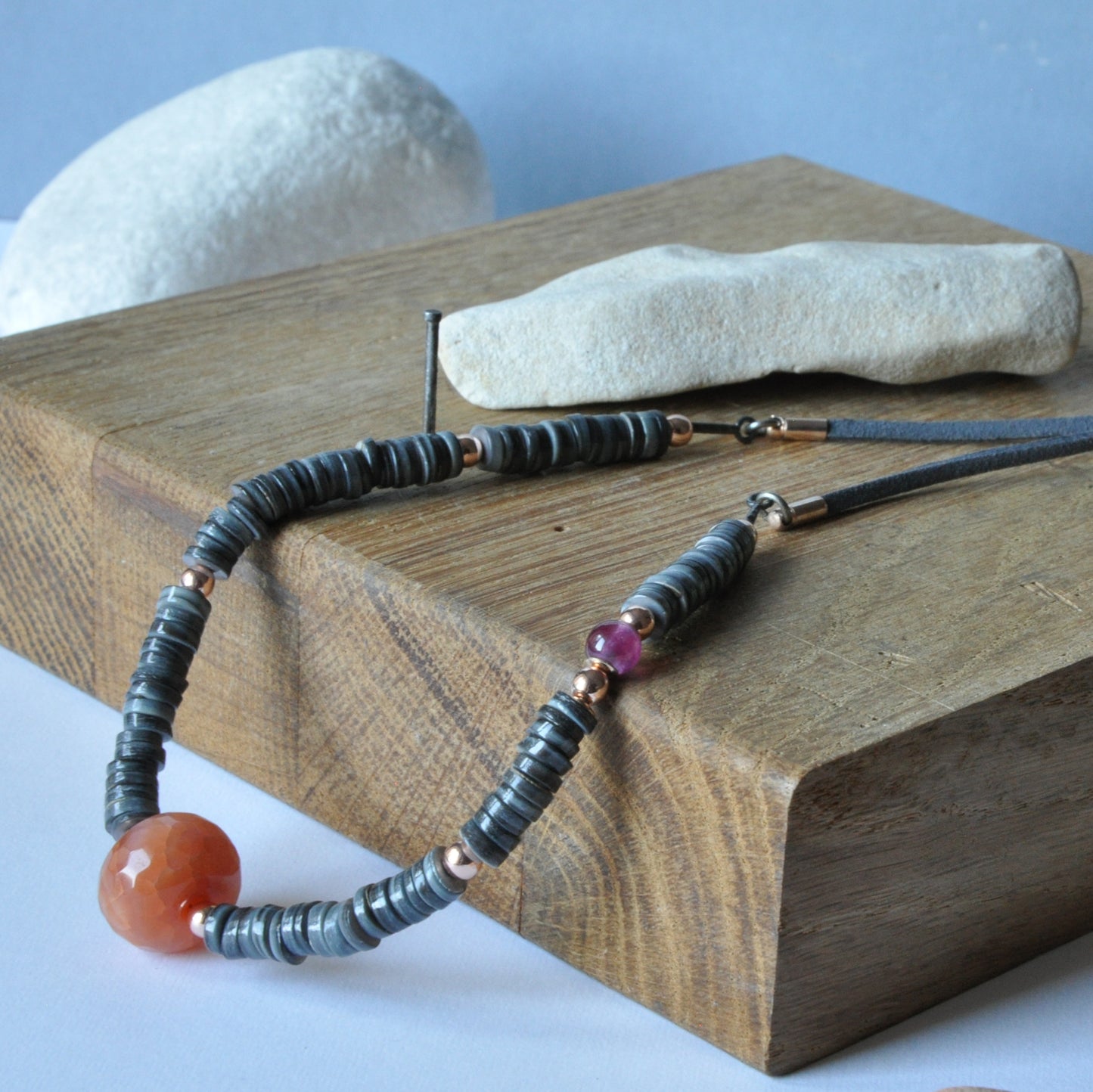 Necklace with gray shell, agate ball and rose gold plated hematites 'Gray Shell with Agates'